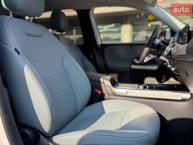 Белый Мерседес EQB, объемом двигателя 0 л и пробегом 30 тыс. км за 36700 $, фото 13 на Automoto.ua