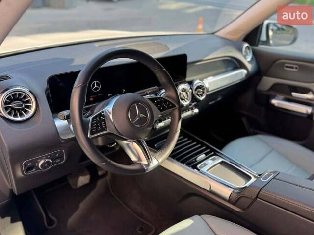 Белый Мерседес EQB, объемом двигателя 0 л и пробегом 30 тыс. км за 36700 $, фото 7 на Automoto.ua