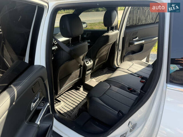 Білий Мерседес EQB, об'ємом двигуна 0 л та пробігом 3 тис. км за 33500 $, фото 7 на Automoto.ua