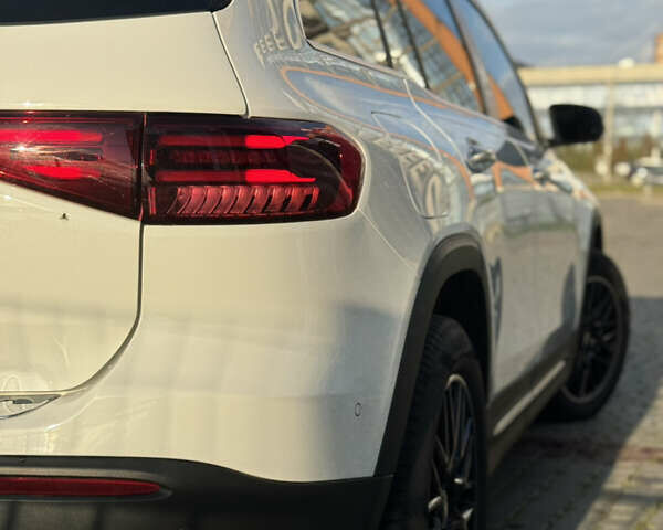 Белый Мерседес EQB, объемом двигателя 0 л и пробегом 5 тыс. км за 34800 $, фото 13 на Automoto.ua