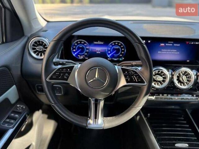 Белый Мерседес EQB, объемом двигателя 0 л и пробегом 30 тыс. км за 36700 $, фото 9 на Automoto.ua