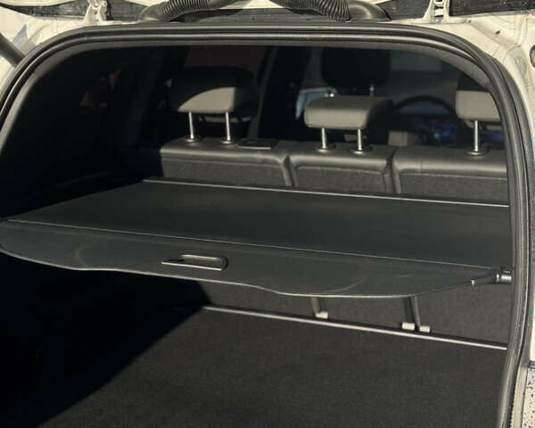 Белый Мерседес EQB, объемом двигателя 0 л и пробегом 5 тыс. км за 34800 $, фото 15 на Automoto.ua