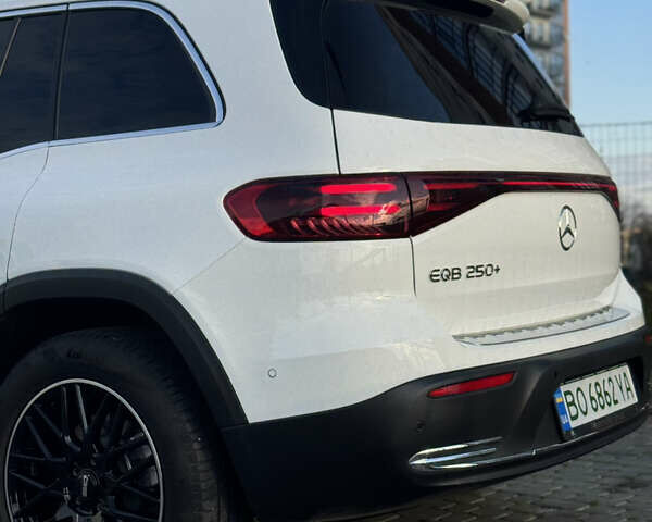 Белый Мерседес EQB, объемом двигателя 0 л и пробегом 5 тыс. км за 34800 $, фото 11 на Automoto.ua