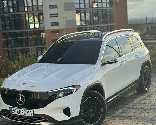 Белый Мерседес EQB, объемом двигателя 0 л и пробегом 5 тыс. км за 34800 $, фото 2 на Automoto.ua