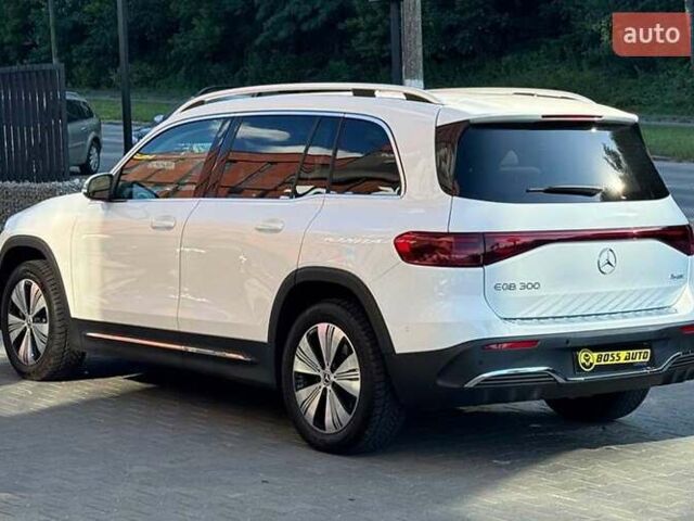 Белый Мерседес EQB, объемом двигателя 0 л и пробегом 30 тыс. км за 36700 $, фото 3 на Automoto.ua