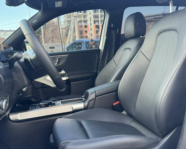 Белый Мерседес EQB, объемом двигателя 0 л и пробегом 5 тыс. км за 34800 $, фото 17 на Automoto.ua