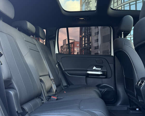 Белый Мерседес EQB, объемом двигателя 0 л и пробегом 5 тыс. км за 34800 $, фото 26 на Automoto.ua