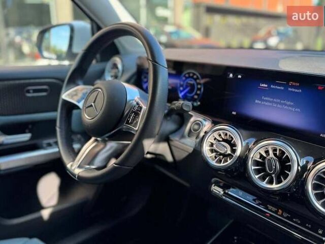 Белый Мерседес EQB, объемом двигателя 0 л и пробегом 30 тыс. км за 36700 $, фото 11 на Automoto.ua