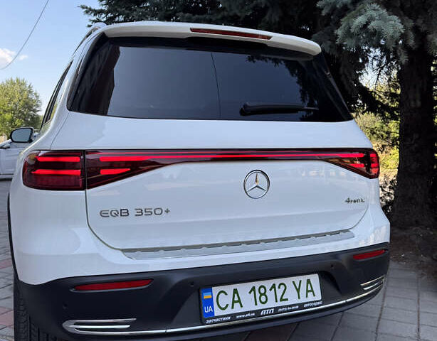 Білий Мерседес EQB, об'ємом двигуна 0 л та пробігом 2 тис. км за 37500 $, фото 5 на Automoto.ua