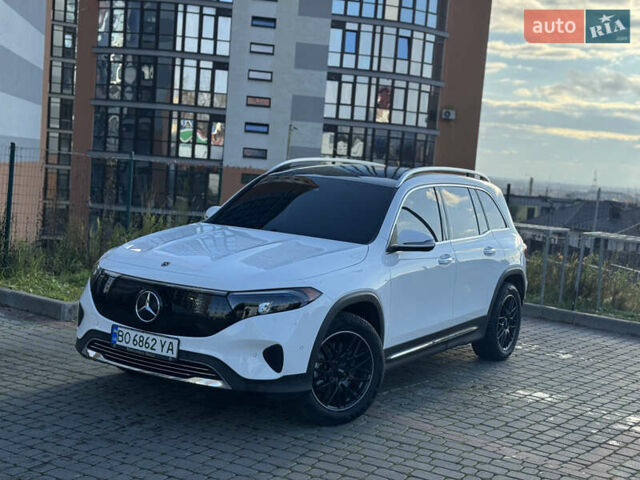 Белый Мерседес EQB, объемом двигателя 0 л и пробегом 5 тыс. км за 34800 $, фото 4 на Automoto.ua