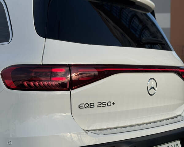 Белый Мерседес EQB, объемом двигателя 0 л и пробегом 5 тыс. км за 34800 $, фото 12 на Automoto.ua