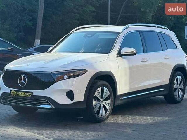 Белый Мерседес EQB, объемом двигателя 0 л и пробегом 30 тыс. км за 36700 $, фото 2 на Automoto.ua
