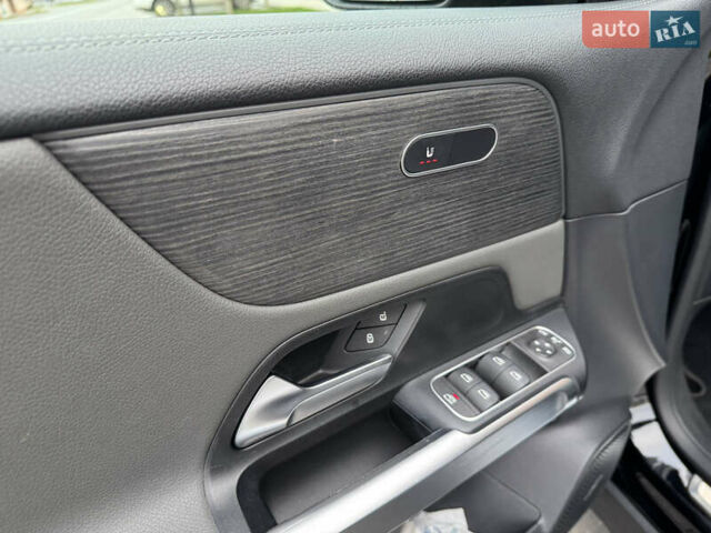 Черный Мерседес EQB, объемом двигателя 0 л и пробегом 69 тыс. км за 29999 $, фото 26 на Automoto.ua