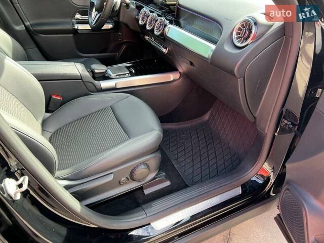 Черный Мерседес EQB, объемом двигателя 0 л и пробегом 70 тыс. км за 32000 $, фото 17 на Automoto.ua