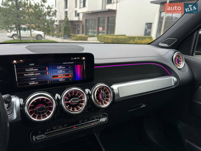 Черный Мерседес EQB, объемом двигателя 0 л и пробегом 69 тыс. км за 29999 $, фото 28 на Automoto.ua