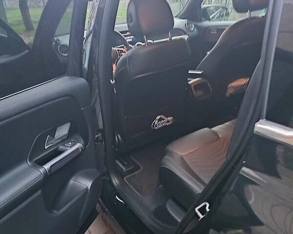 Черный Мерседес EQB, объемом двигателя 0 л и пробегом 14 тыс. км за 37000 $, фото 14 на Automoto.ua