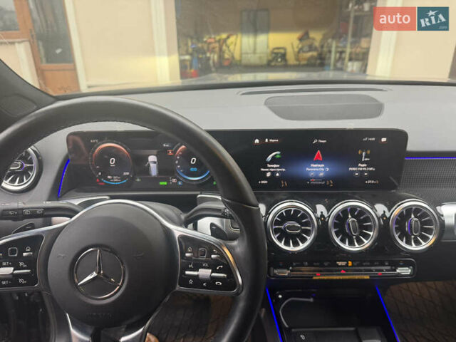 Чорний Мерседес EQB, об'ємом двигуна 0 л та пробігом 21 тис. км за 29900 $, фото 4 на Automoto.ua