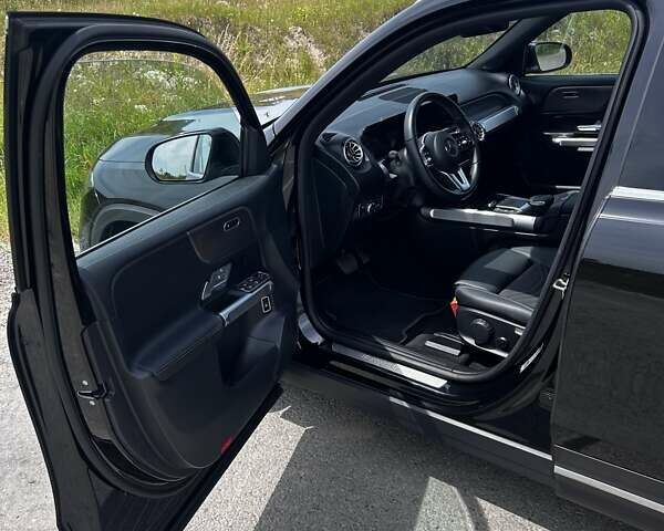 Черный Мерседес EQB, объемом двигателя 0 л и пробегом 8 тыс. км за 37500 $, фото 4 на Automoto.ua