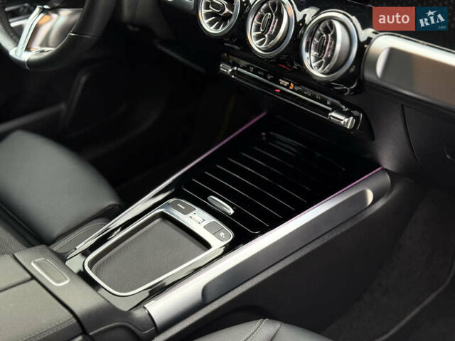 Мерседес EQB 2024 у Ковель на Automoto.ua Чорний Мерседес EQB, об'ємом двигуна 0 л та пробігом 62 тис. км за 34580 $, фото 43 на Automoto.ua