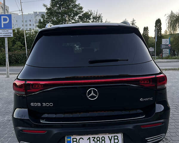 Мерседес EQB, об'ємом двигуна 0 л та пробігом 32 тис. км за 32000 $, фото 1 на Automoto.ua