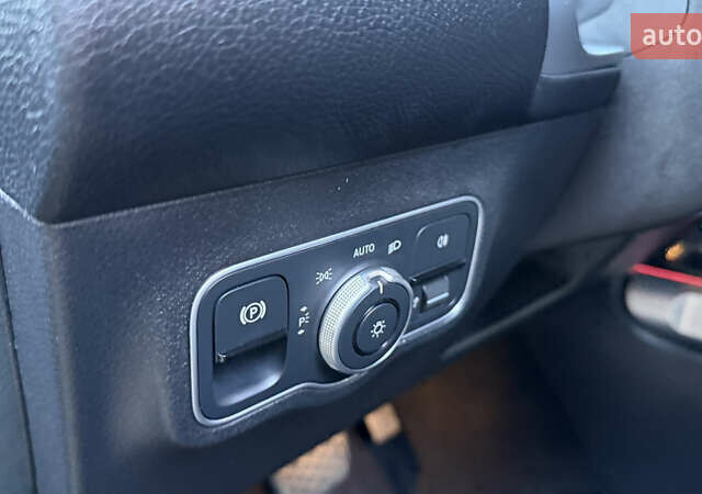 Мерседес EQB, объемом двигателя 0 л и пробегом 11 тыс. км за 33999 $, фото 36 на Automoto.ua