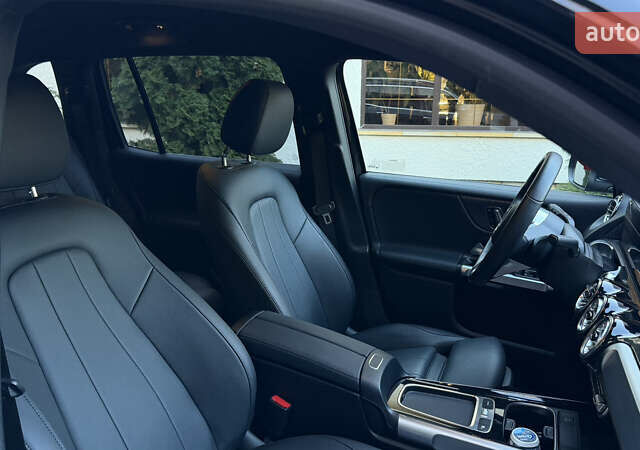 Мерседес EQB, объемом двигателя 0 л и пробегом 11 тыс. км за 33999 $, фото 8 на Automoto.ua