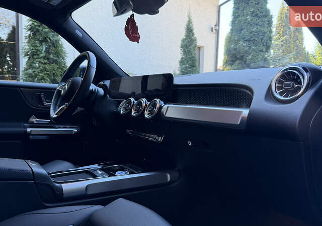 Мерседес EQB, объемом двигателя 0 л и пробегом 11 тыс. км за 33999 $, фото 9 на Automoto.ua