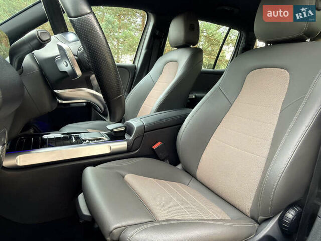 Серый Мерседес EQB, объемом двигателя 0 л и пробегом 99 тыс. км за 29990 $, фото 22 на Automoto.ua