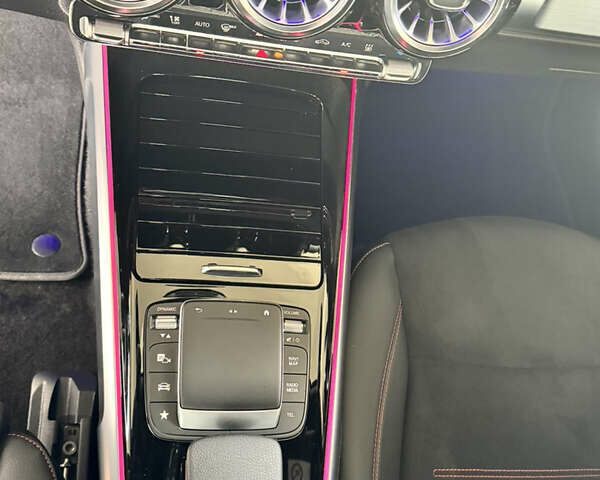 Серый Мерседес EQB, объемом двигателя 0 л и пробегом 45 тыс. км за 34500 $, фото 16 на Automoto.ua