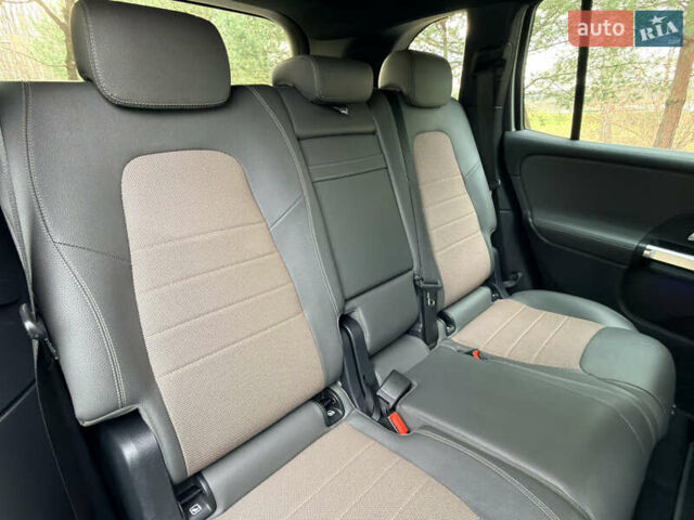 Серый Мерседес EQB, объемом двигателя 0 л и пробегом 99 тыс. км за 29990 $, фото 23 на Automoto.ua