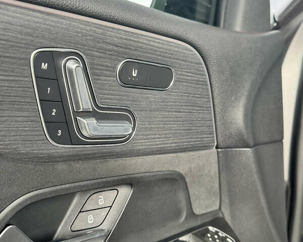 Серый Мерседес EQB, объемом двигателя 0 л и пробегом 45 тыс. км за 34500 $, фото 17 на Automoto.ua