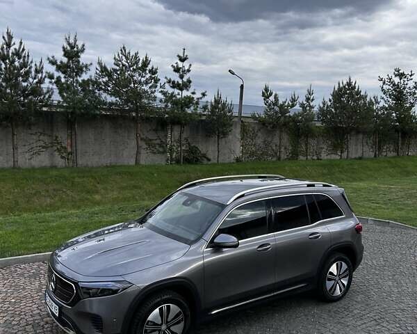 Сірий Мерседес EQB, об'ємом двигуна 0 л та пробігом 23 тис. км за 38000 $, фото 7 на Automoto.ua