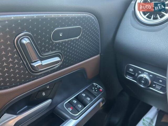 Сірий Мерседес EQB, об'ємом двигуна 0 л та пробігом 1 тис. км за 36999 $, фото 3 на Automoto.ua