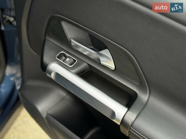 Синій Мерседес EQB, об'ємом двигуна 0 л та пробігом 64 тис. км за 29500 $, фото 50 на Automoto.ua