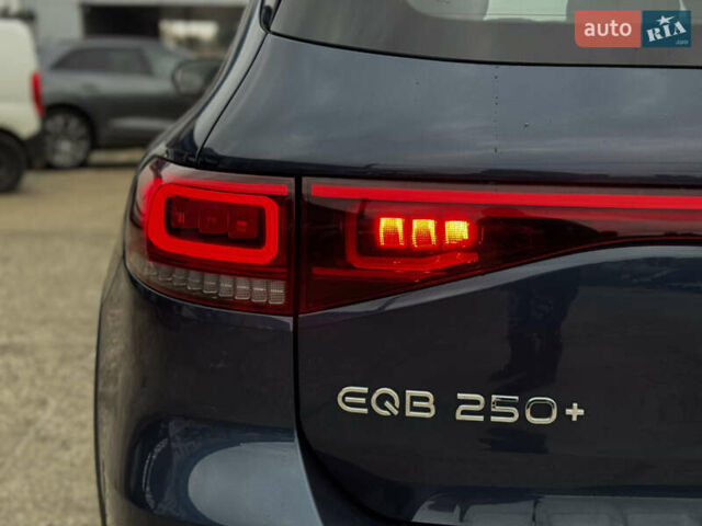 Синій Мерседес EQB, об'ємом двигуна 0 л та пробігом 64 тис. км за 29500 $, фото 10 на Automoto.ua