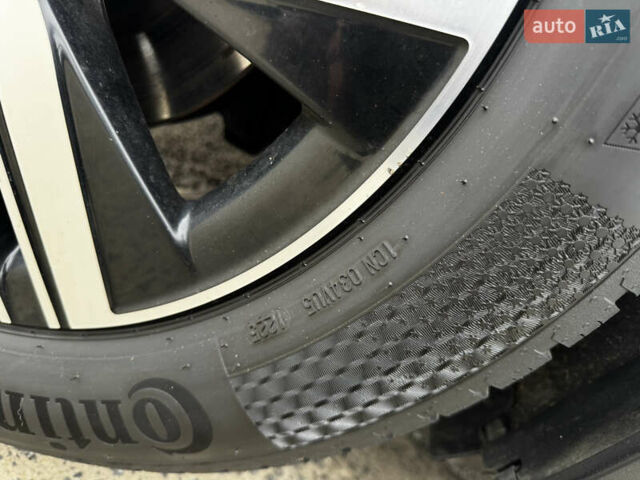 Синій Мерседес EQB, об'ємом двигуна 0 л та пробігом 64 тис. км за 29500 $, фото 67 на Automoto.ua