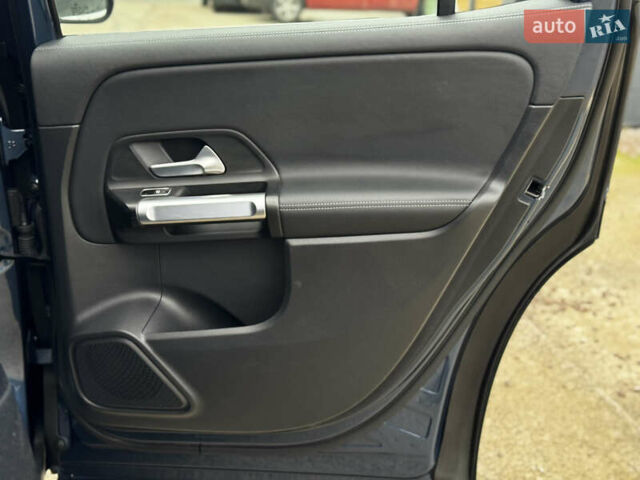 Синій Мерседес EQB, об'ємом двигуна 0 л та пробігом 64 тис. км за 29500 $, фото 48 на Automoto.ua