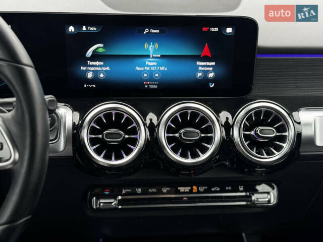 Синій Мерседес EQB, об'ємом двигуна 0 л та пробігом 64 тис. км за 29500 $, фото 33 на Automoto.ua