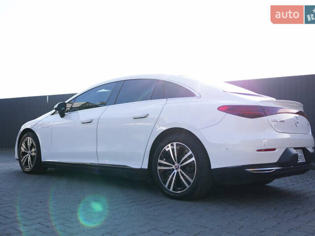 Белый Мерседес EQE, объемом двигателя 0 л и пробегом 36 тыс. км за 52500 $, фото 10 на Automoto.ua