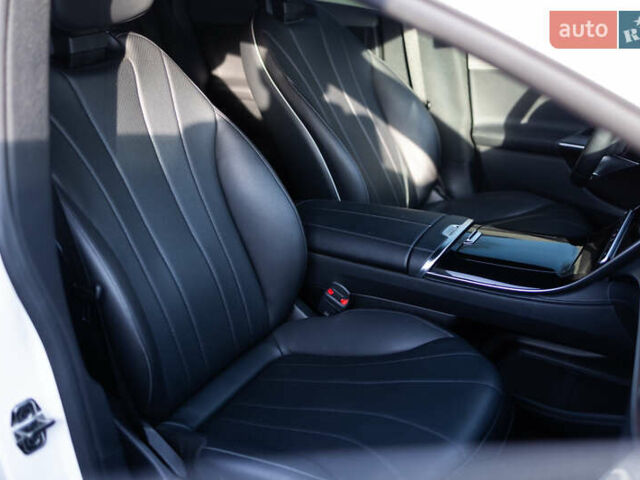 Белый Мерседес EQE, объемом двигателя 0 л и пробегом 36 тыс. км за 52500 $, фото 26 на Automoto.ua