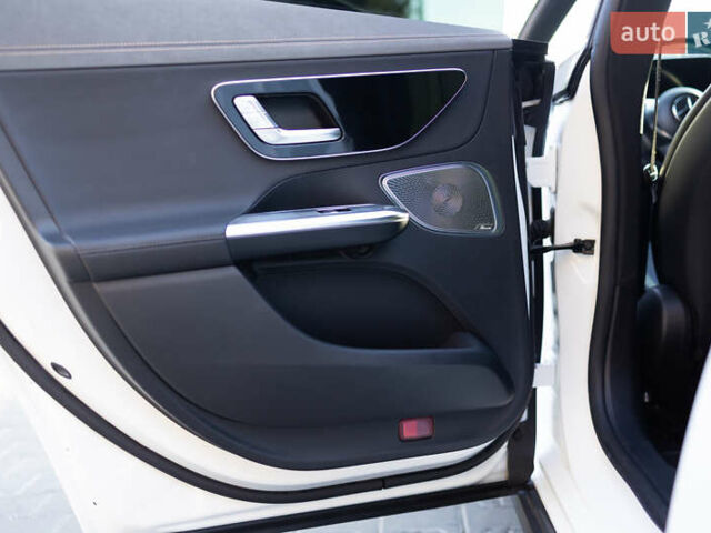 Белый Мерседес EQE, объемом двигателя 0 л и пробегом 36 тыс. км за 52500 $, фото 23 на Automoto.ua