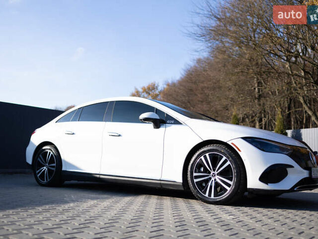 Белый Мерседес EQE, объемом двигателя 0 л и пробегом 36 тыс. км за 52500 $, фото 1 на Automoto.ua