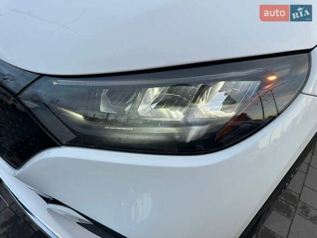 Белый Мерседес EQE, объемом двигателя 0 л и пробегом 23 тыс. км за 51900 $, фото 1 на Automoto.ua