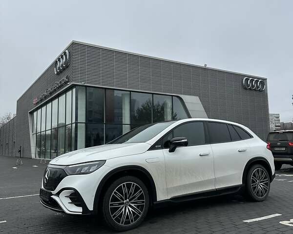 Белый Мерседес EQE, объемом двигателя 0 л и пробегом 15 тыс. км за 73900 $, фото 14 на Automoto.ua
