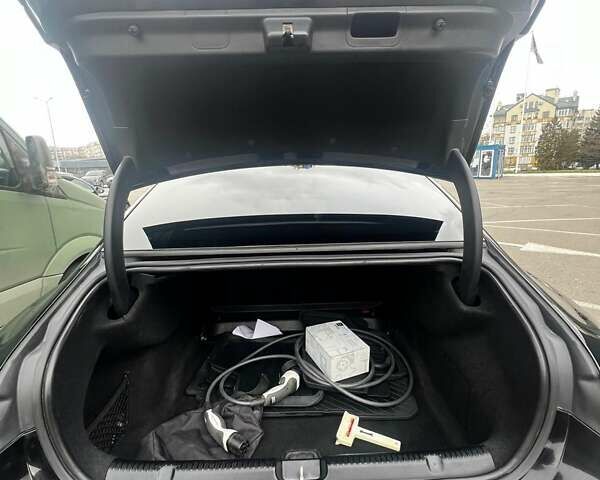 Чорний Мерседес EQE, об'ємом двигуна 0 л та пробігом 288 тис. км за 27450 $, фото 13 на Automoto.ua