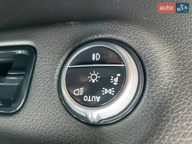 Черный Мерседес EQE, объемом двигателя 0 л и пробегом 7 тыс. км за 47990 $, фото 22 на Automoto.ua