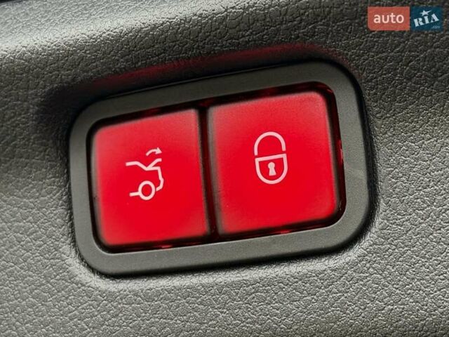 Черный Мерседес EQE, объемом двигателя 0 л и пробегом 45 тыс. км за 57500 $, фото 18 на Automoto.ua