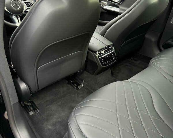 Чорний Мерседес EQE, об'ємом двигуна 0 л та пробігом 4 тис. км за 46000 $, фото 6 на Automoto.ua