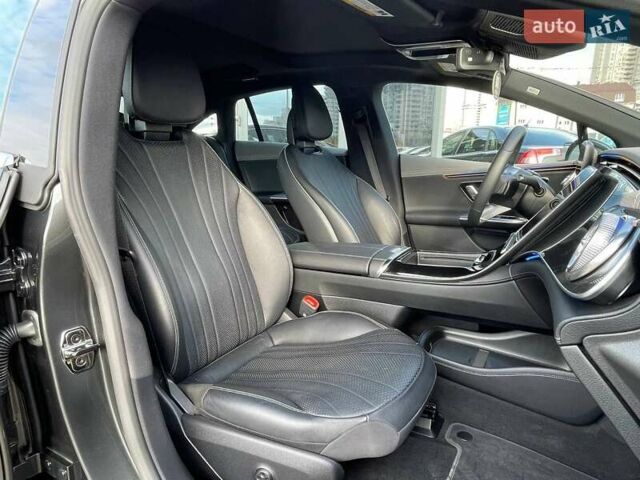 Черный Мерседес EQE, объемом двигателя 0 л и пробегом 7 тыс. км за 47990 $, фото 29 на Automoto.ua