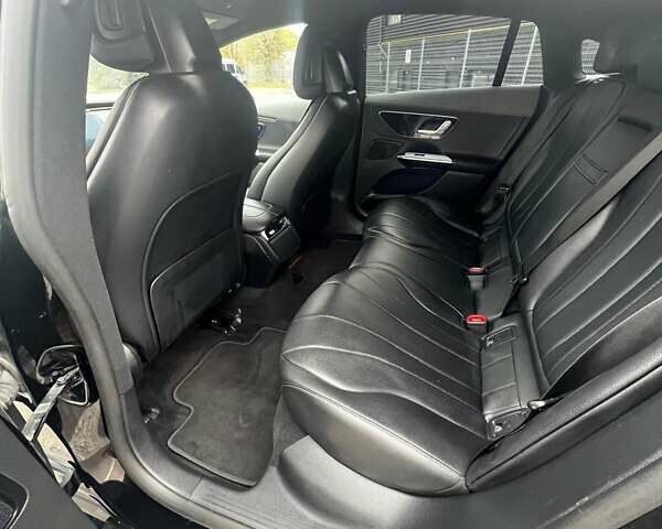 Чорний Мерседес EQE, об'ємом двигуна 0 л та пробігом 288 тис. км за 27450 $, фото 7 на Automoto.ua